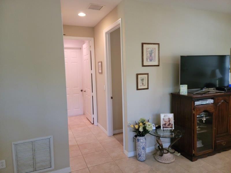 For Sale: $258,900 (3 beds, 2 baths, 1288 Square Feet)