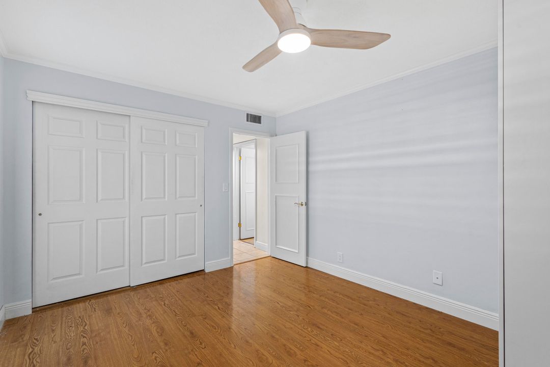 For Sale: $365,000 (2 beds, 2 baths, 990 Square Feet)