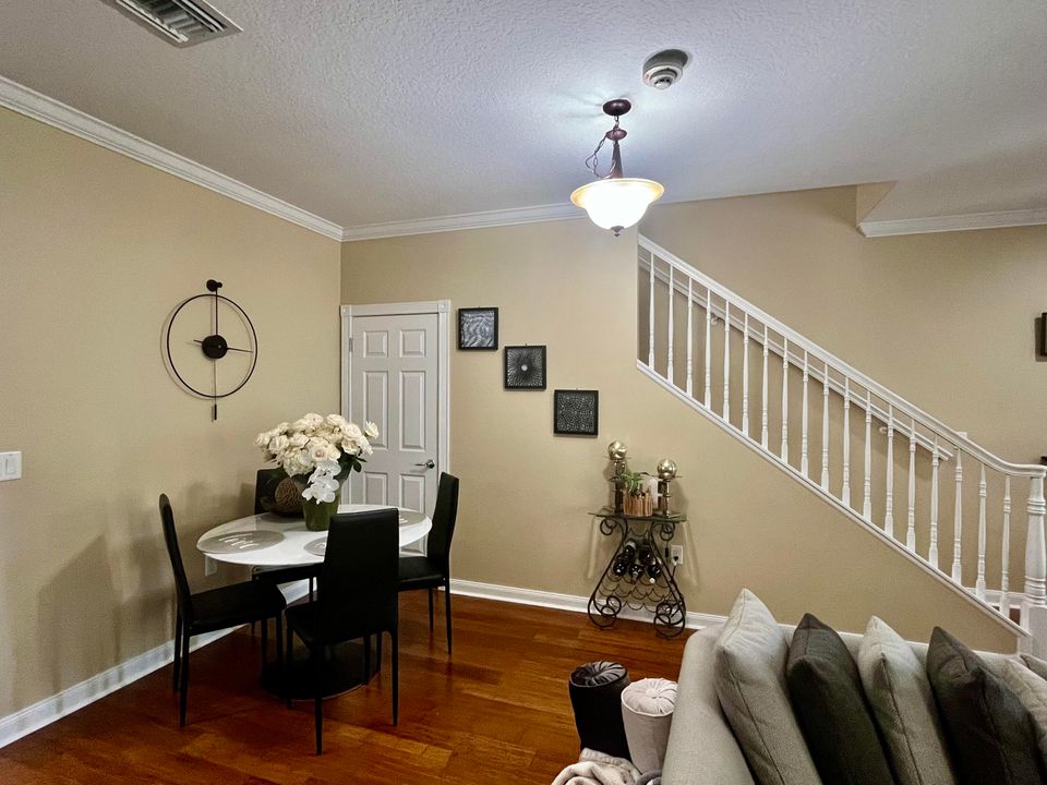Active With Contract: $3,300 (3 beds, 2 baths, 1533 Square Feet)