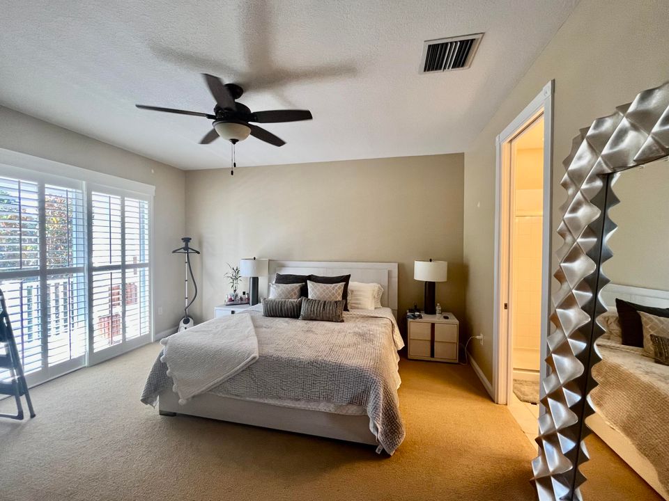 Active With Contract: $3,300 (3 beds, 2 baths, 1533 Square Feet)