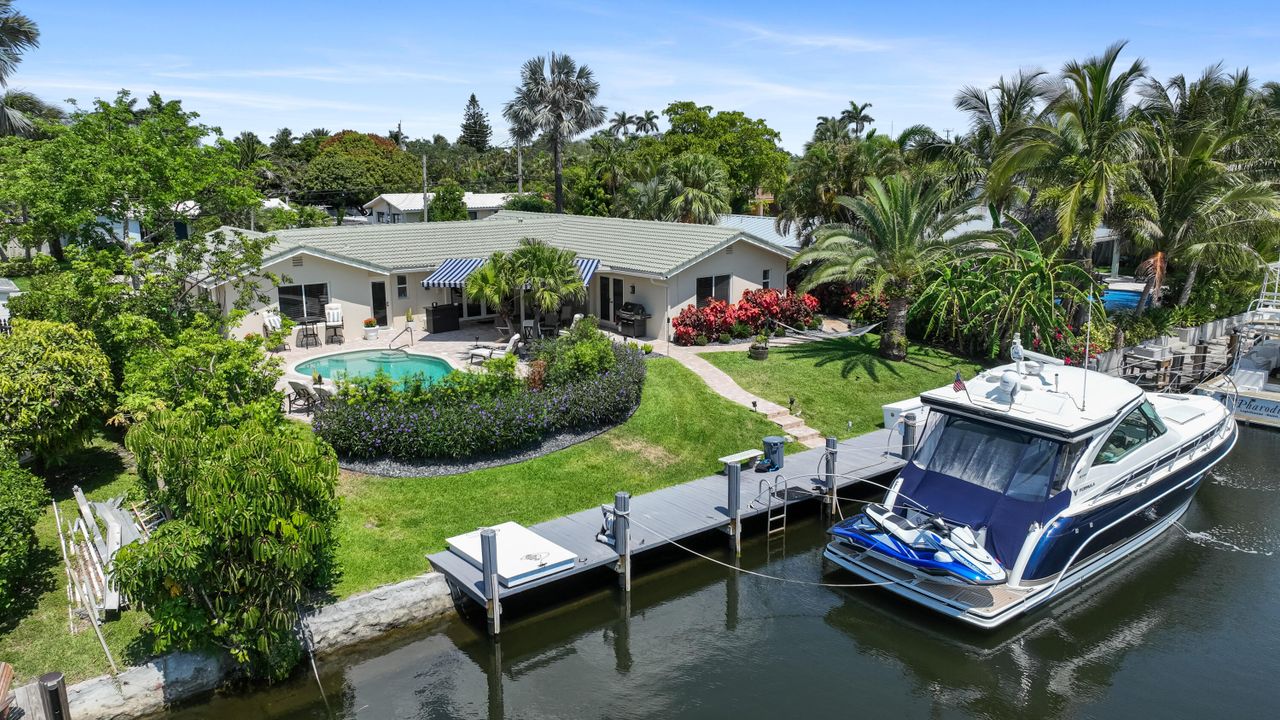 For Sale: $1,995,000 (3 beds, 2 baths, 1727 Square Feet)