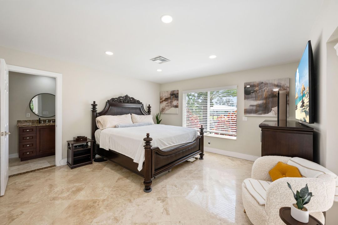 For Sale: $1,995,000 (3 beds, 2 baths, 1727 Square Feet)