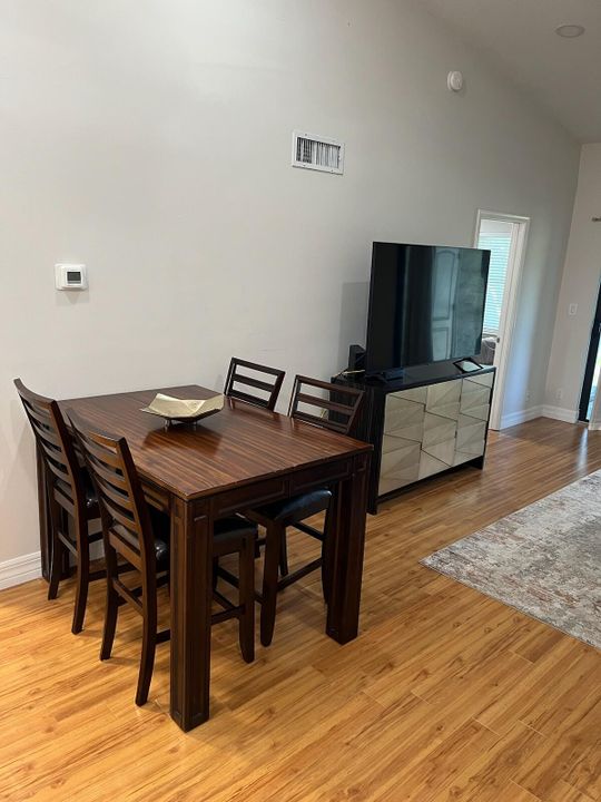 Active With Contract: $2,300 (2 beds, 2 baths, 935 Square Feet)