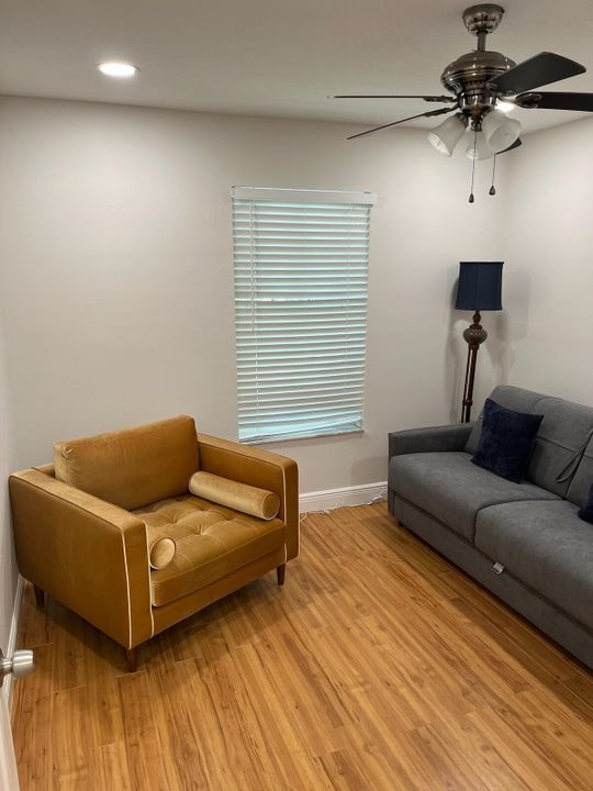 Active With Contract: $2,300 (2 beds, 2 baths, 935 Square Feet)