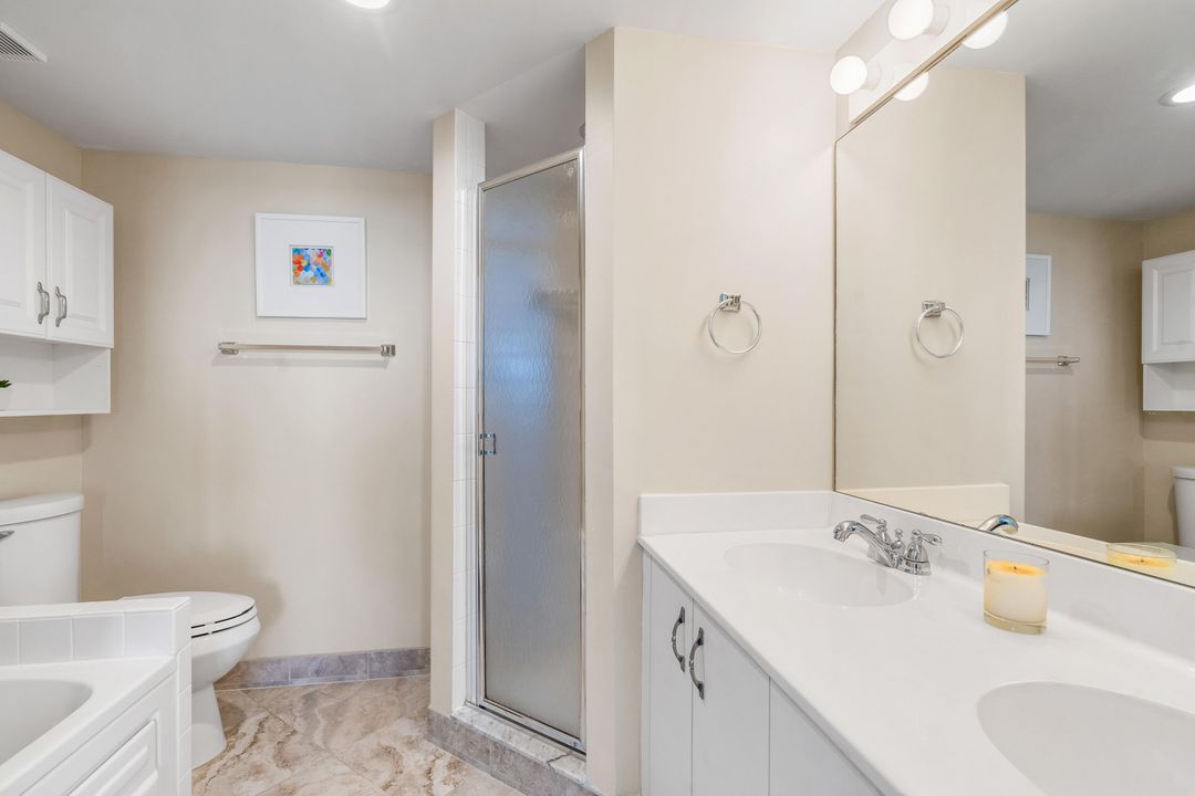 For Sale: $479,900 (2 beds, 2 baths, 1174 Square Feet)