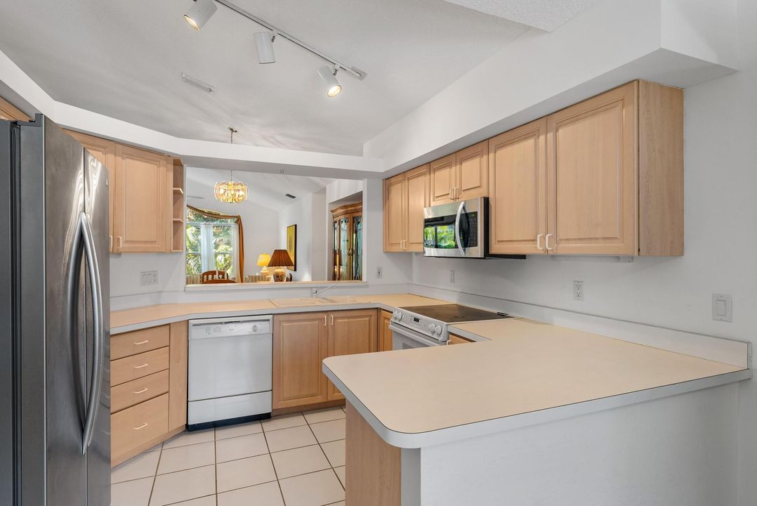 For Sale: $495,500 (3 beds, 2 baths, 1476 Square Feet)