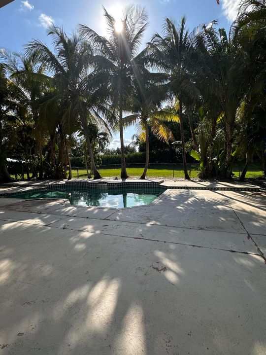 Active With Contract: $750,000 (5 beds, 3 baths, 3258 Square Feet)