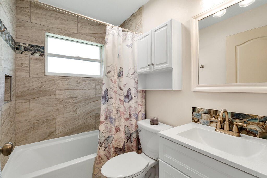 Active With Contract: $389,900 (3 beds, 2 baths, 1652 Square Feet)