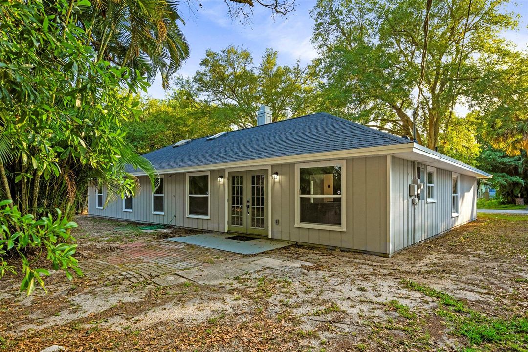 For Sale: $329,000 (3 beds, 2 baths, 1835 Square Feet)