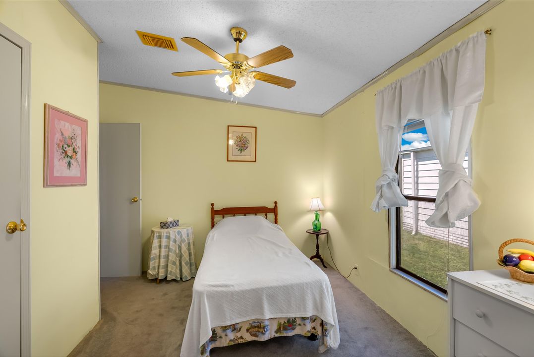 For Sale: $179,900 (2 beds, 2 baths, 1381 Square Feet)