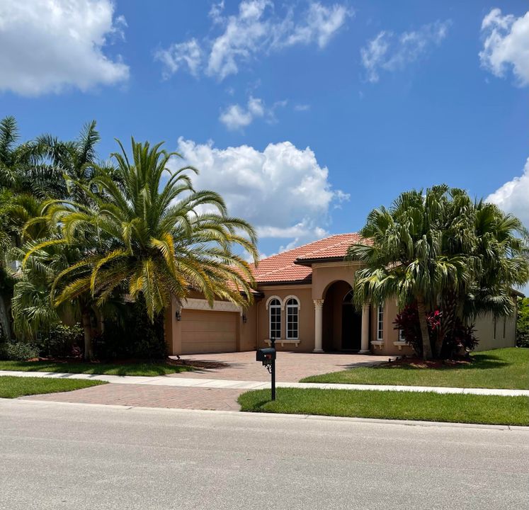 Active With Contract: $689,900 (5 beds, 3 baths, 2898 Square Feet)