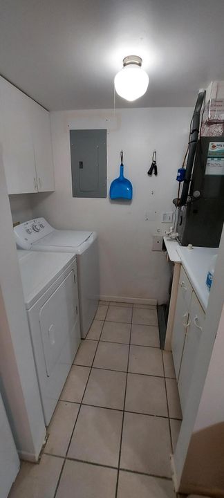 For Sale: $150,000 (1 beds, 1 baths, 639 Square Feet)