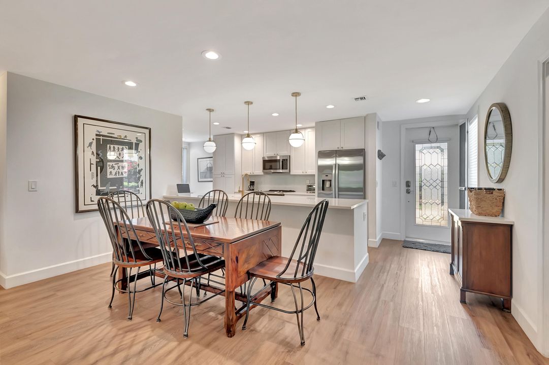 Active With Contract: $459,900 (2 beds, 2 baths, 1400 Square Feet)