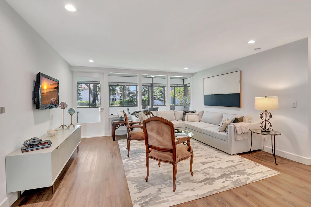 Active With Contract: $459,900 (2 beds, 2 baths, 1400 Square Feet)