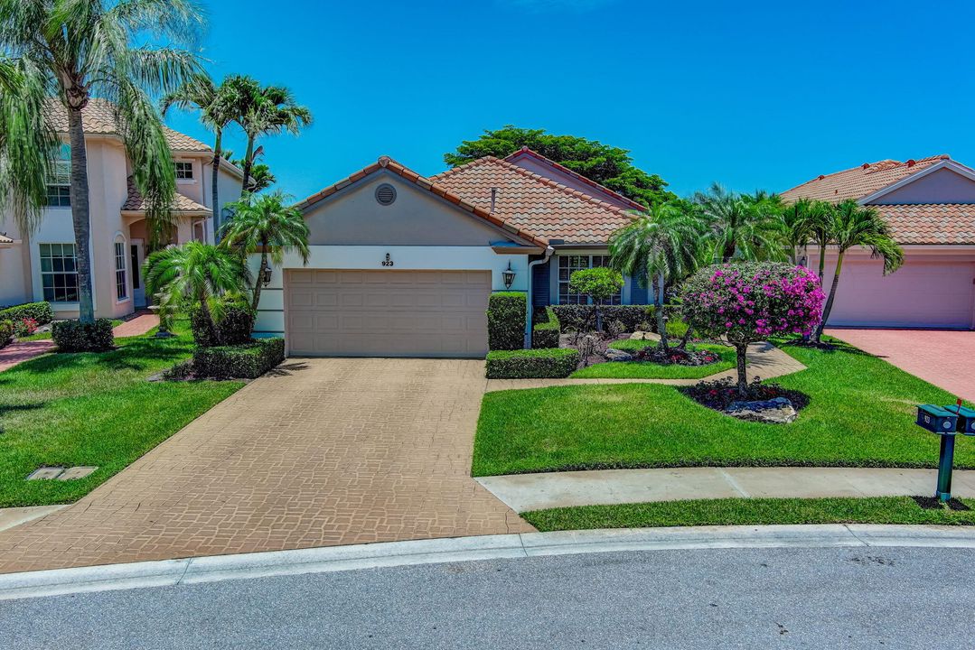 Active With Contract: $1,400,000 (4 beds, 3 baths, 2618 Square Feet)