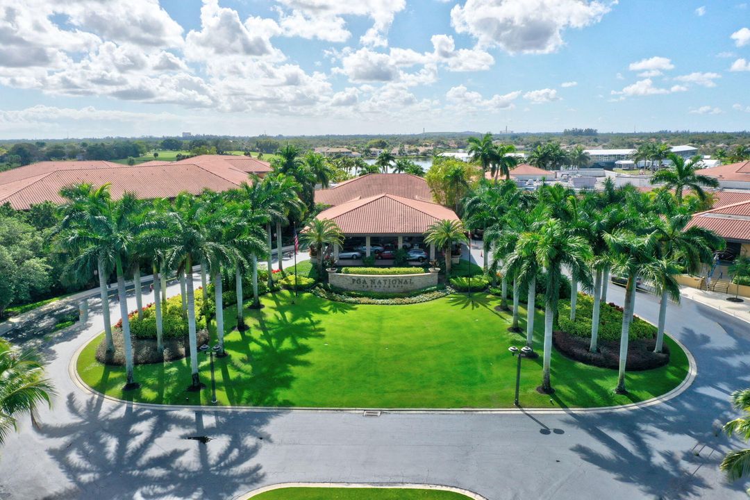 Active With Contract: $1,400,000 (4 beds, 3 baths, 2618 Square Feet)