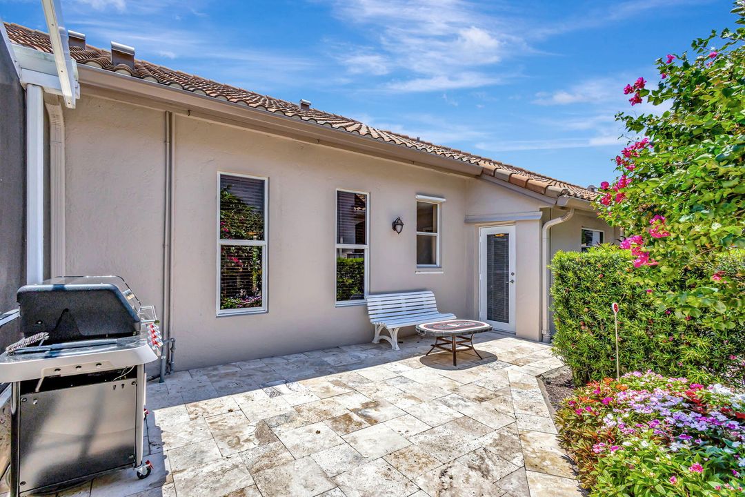 Active With Contract: $1,400,000 (4 beds, 3 baths, 2618 Square Feet)