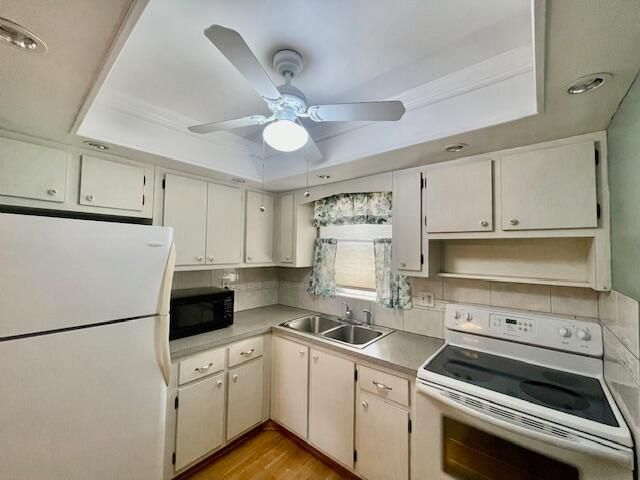 Active With Contract: $105,000 (1 beds, 1 baths, 611 Square Feet)
