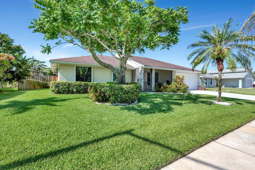 Active With Contract: $500,000 (3 beds, 2 baths, 1460 Square Feet)