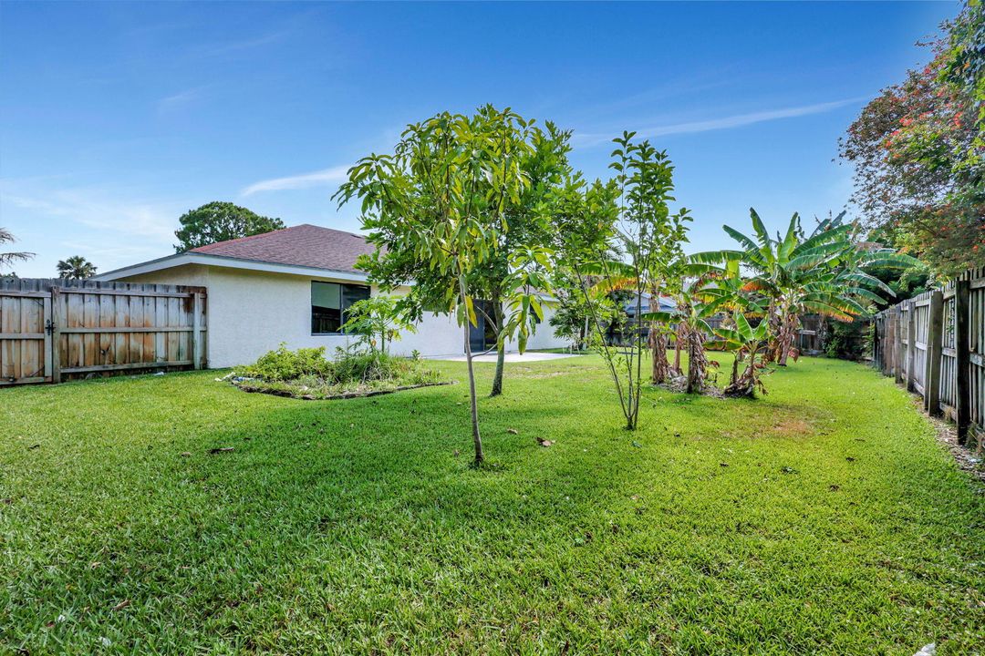 Active With Contract: $500,000 (3 beds, 2 baths, 1460 Square Feet)