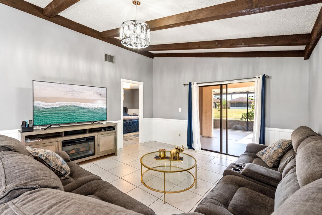 Active With Contract: $395,000 (3 beds, 2 baths, 1292 Square Feet)