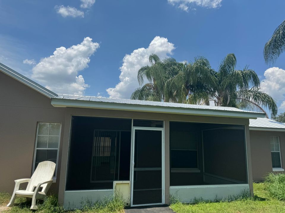 Active With Contract: $2,500 (3 beds, 2 baths, 1137 Square Feet)