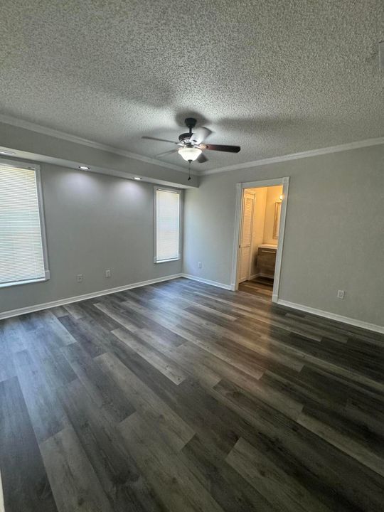 Active With Contract: $2,500 (3 beds, 2 baths, 1137 Square Feet)