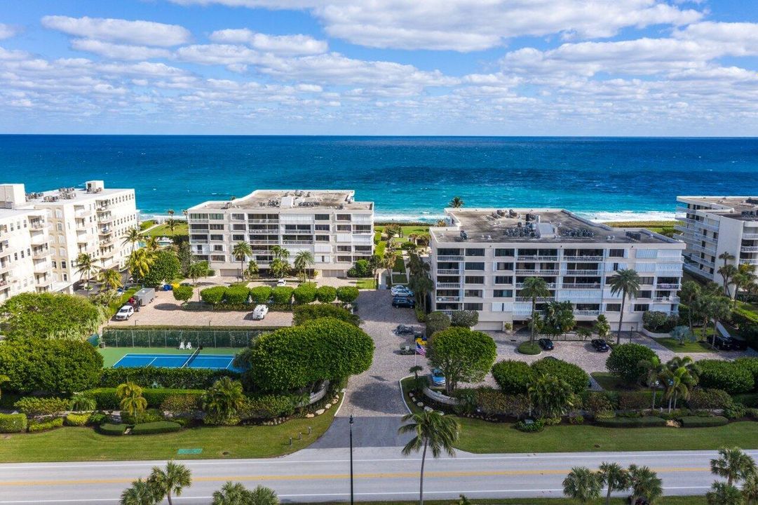 For Sale: $1,799,000 (2 beds, 2 baths, 1748 Square Feet)