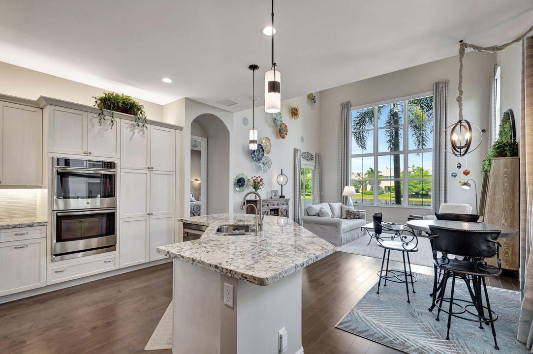 Active With Contract: $899,000 (3 beds, 3 baths, 2467 Square Feet)