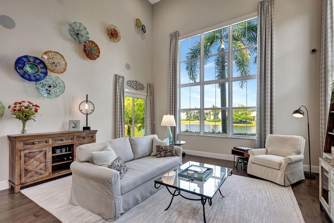 Active With Contract: $899,000 (3 beds, 3 baths, 2467 Square Feet)