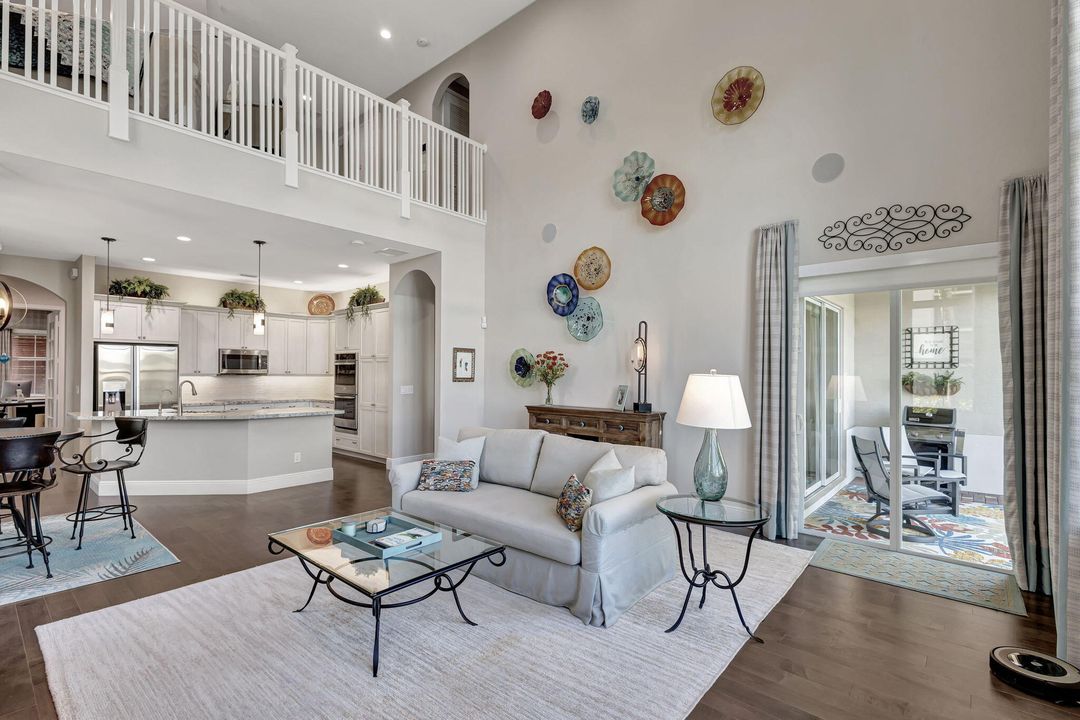 Active With Contract: $899,000 (3 beds, 3 baths, 2467 Square Feet)