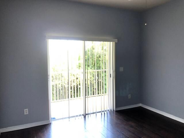 Active With Contract: $2,100 (3 beds, 2 baths, 1417 Square Feet)