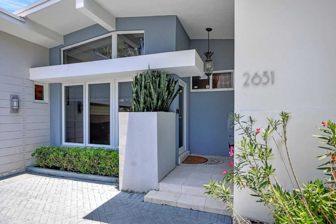 En Venta: $1,095,000 (3 camas, 2 baños, 1990 Pies cuadrados)