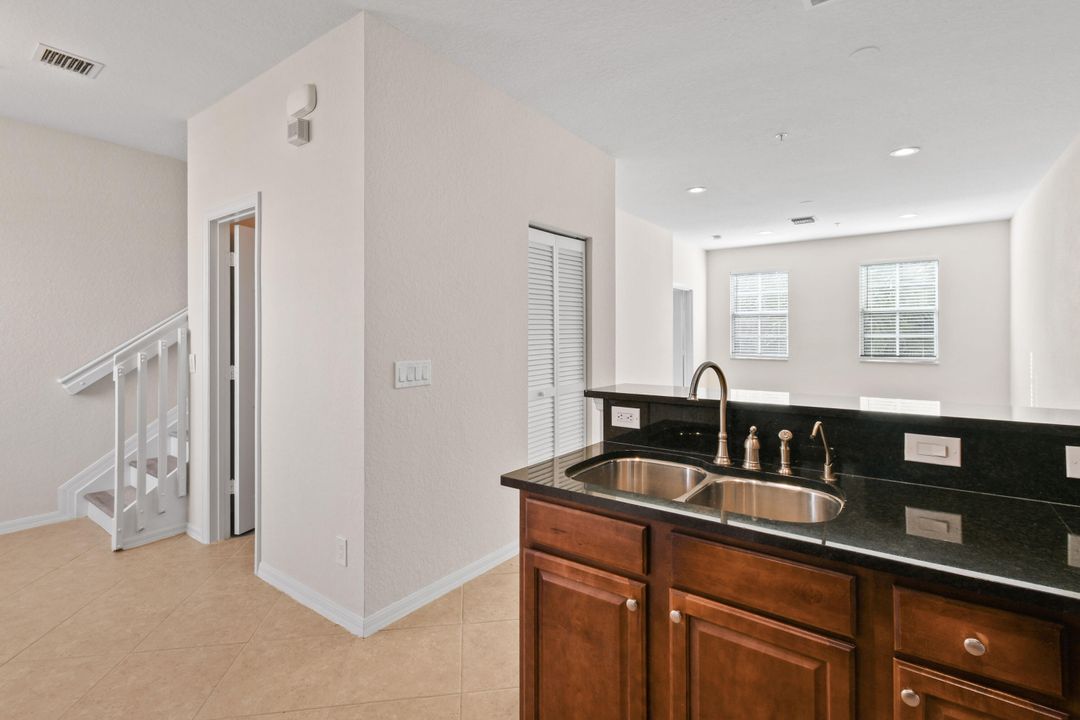 For Sale: $419,000 (2 beds, 2 baths, 1542 Square Feet)