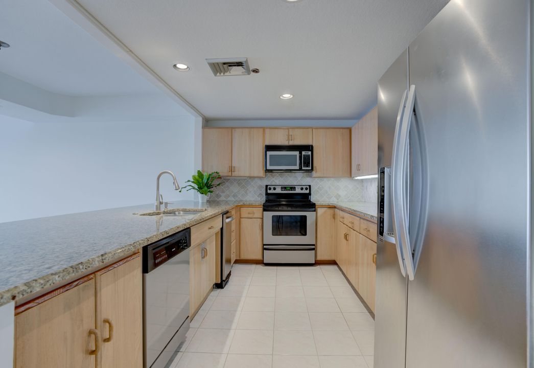 For Sale: $850,000 (3 beds, 2 baths, 1838 Square Feet)