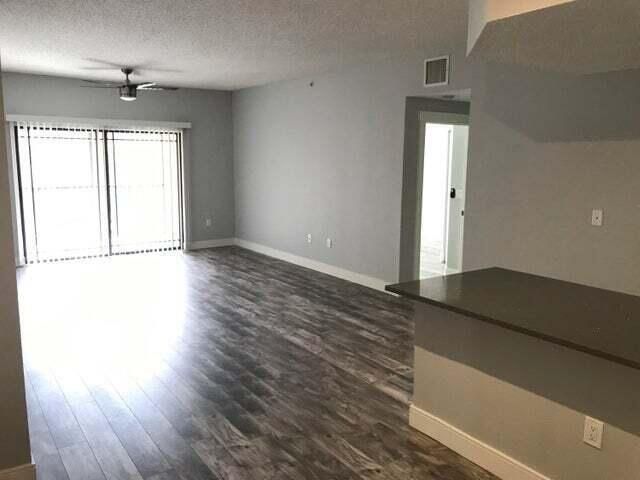 For Rent: $1,875 (1 beds, 1 baths, 819 Square Feet)