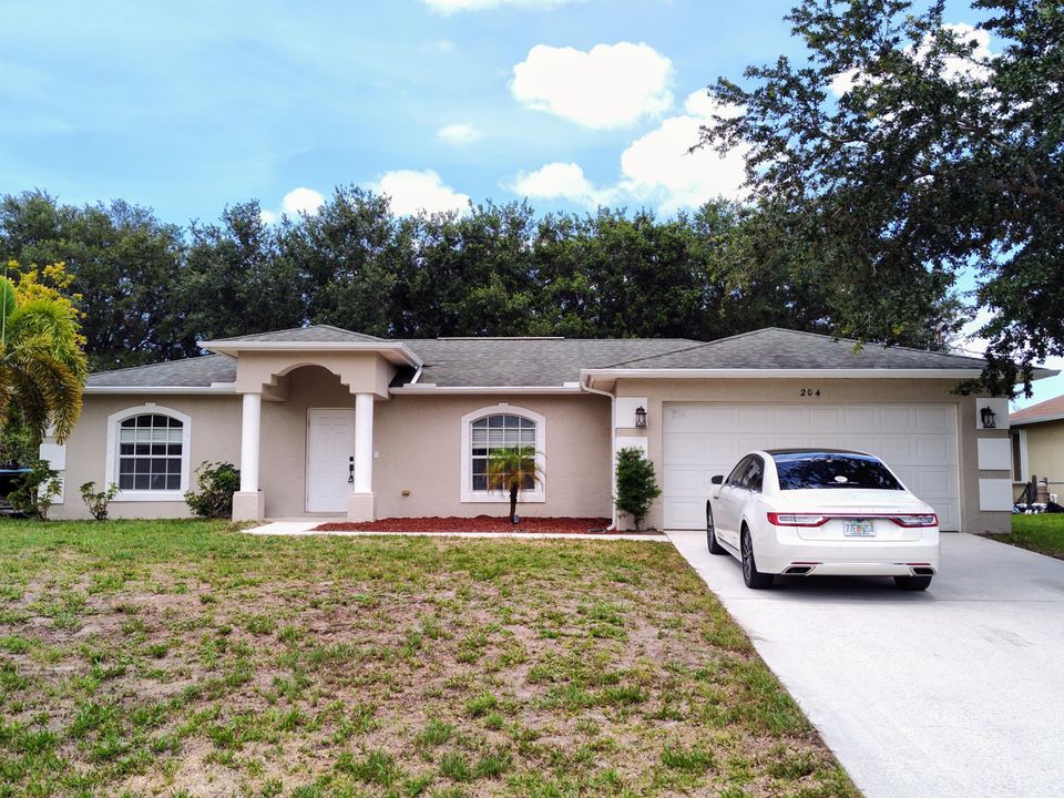 Active With Contract: $380,000 (3 beds, 2 baths, 1472 Square Feet)