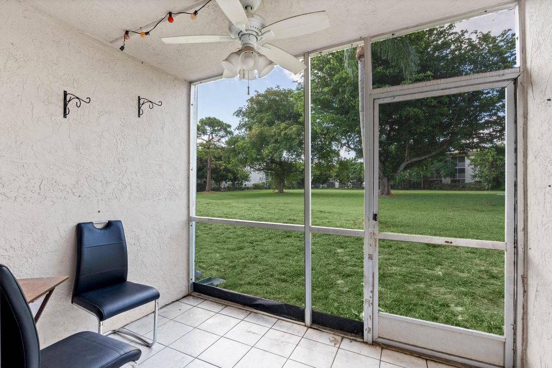 Active With Contract: $145,000 (1 beds, 1 baths, 630 Square Feet)