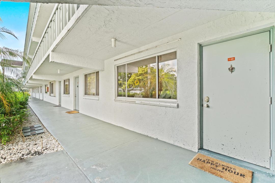 Active With Contract: $145,000 (1 beds, 1 baths, 630 Square Feet)