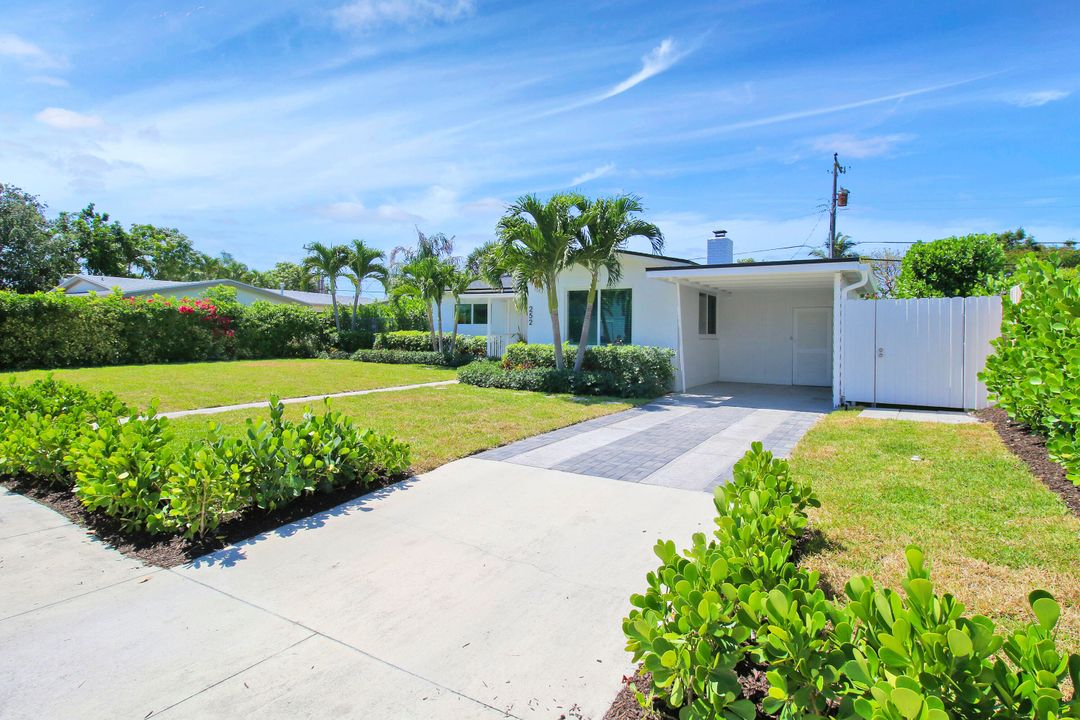 For Sale: $935,000 (3 beds, 2 baths, 1107 Square Feet)