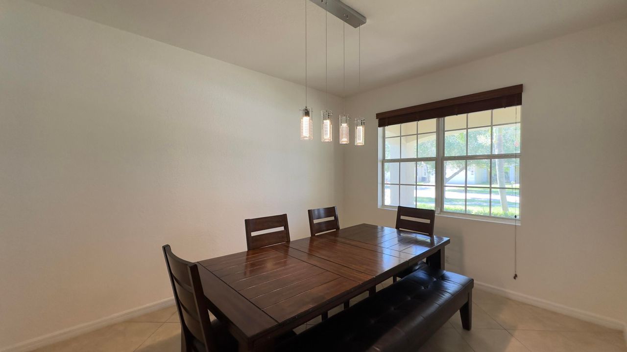 Active With Contract: $3,195 (3 beds, 2 baths, 1994 Square Feet)