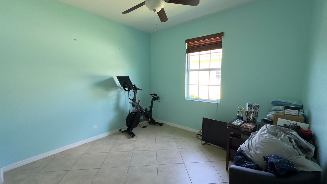 Active With Contract: $3,195 (3 beds, 2 baths, 1994 Square Feet)