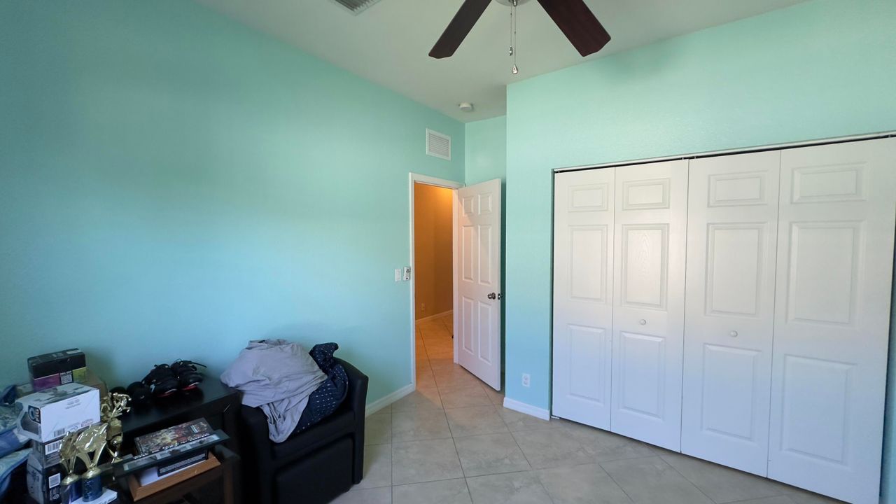 Active With Contract: $3,195 (3 beds, 2 baths, 1994 Square Feet)