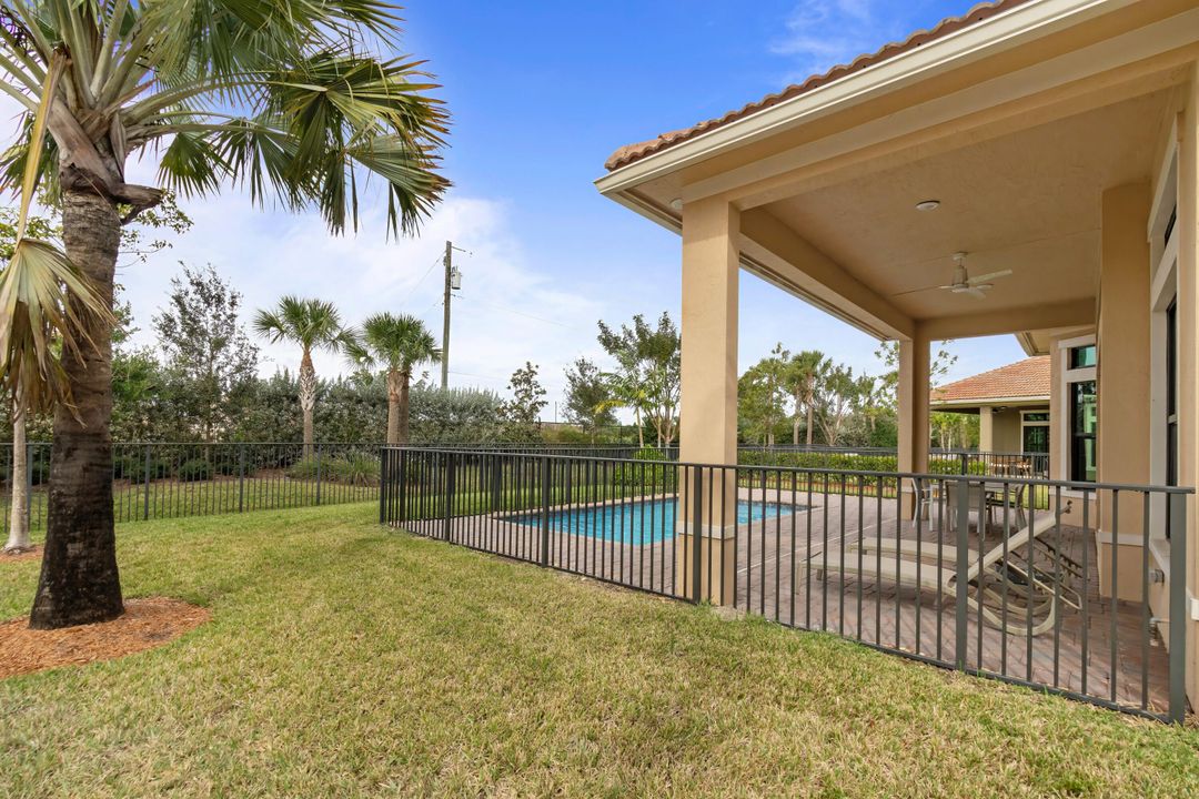 For Sale: $929,850 (3 beds, 2 baths, 2002 Square Feet)