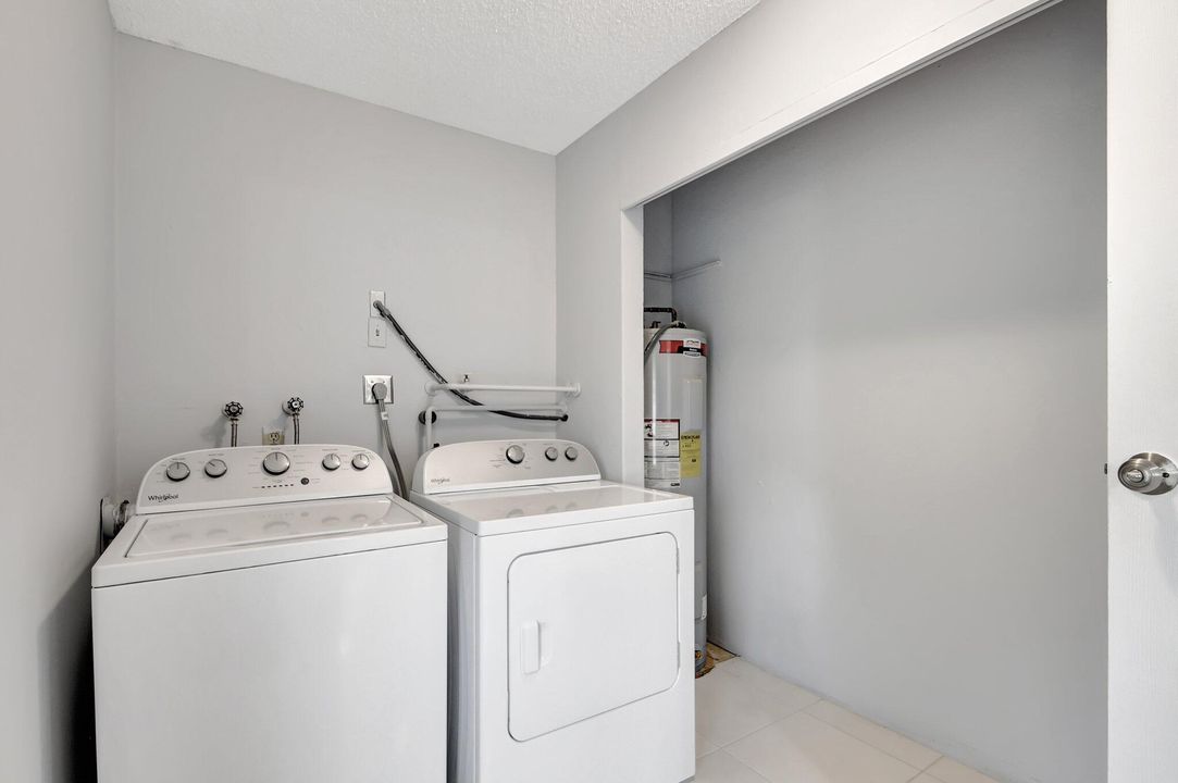 Active With Contract: $425,000 (3 beds, 1 baths, 1300 Square Feet)