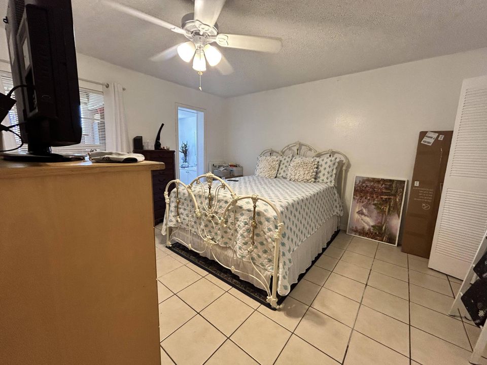 For Sale: $170,000 (2 beds, 1 baths, 1000 Square Feet)