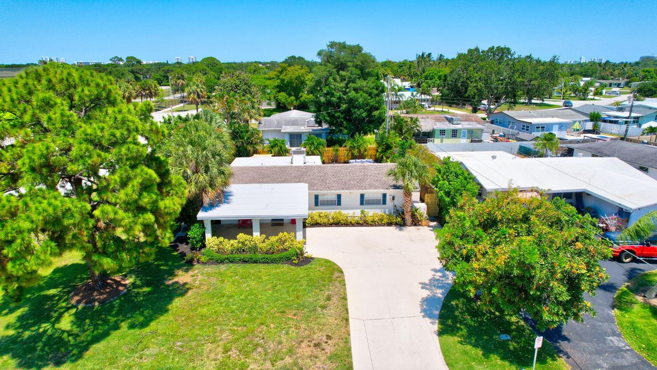 For Sale: $739,000 (3 beds, 2 baths, 1368 Square Feet)