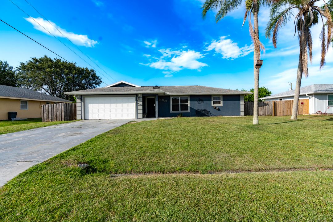 Active With Contract: $345,000 (3 beds, 2 baths, 1222 Square Feet)