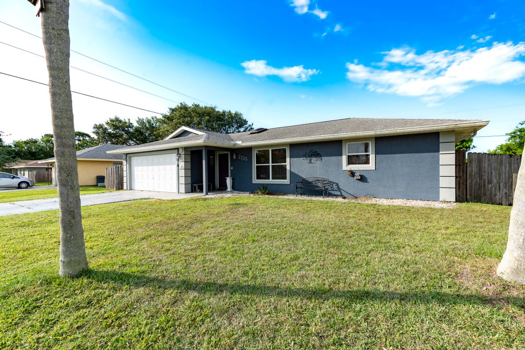 Active With Contract: $345,000 (3 beds, 2 baths, 1222 Square Feet)