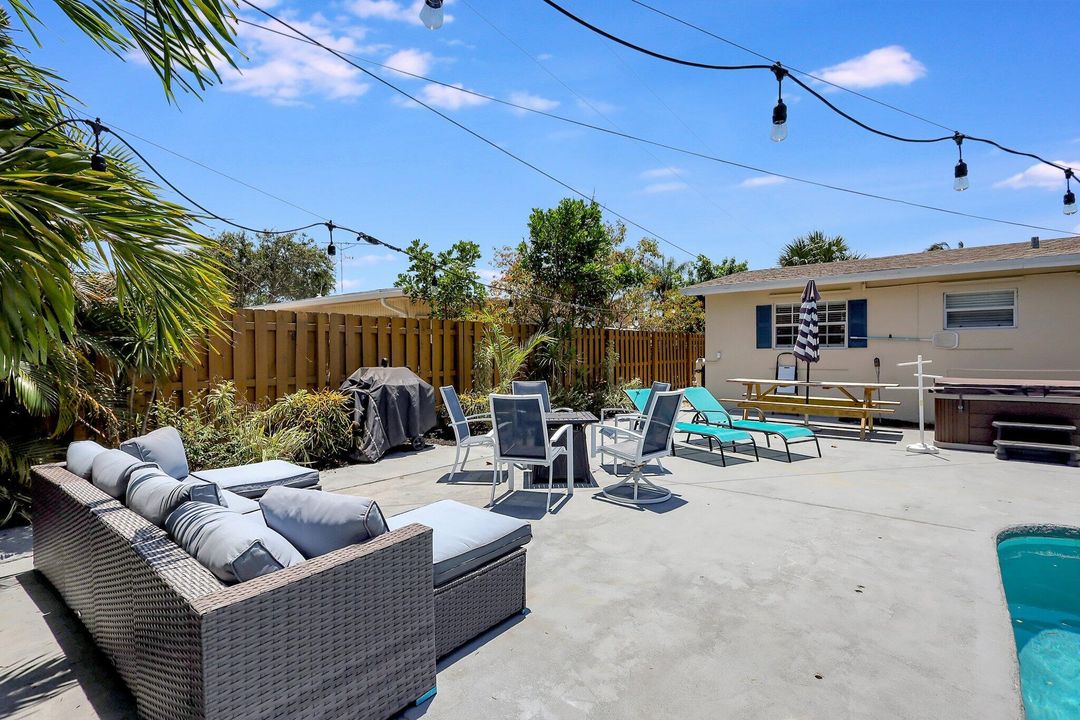 For Sale: $739,000 (3 beds, 2 baths, 1368 Square Feet)